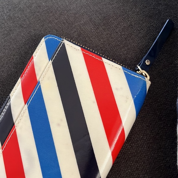Kate spade New York Daycation neda Wallet. - Picture 6 of 7